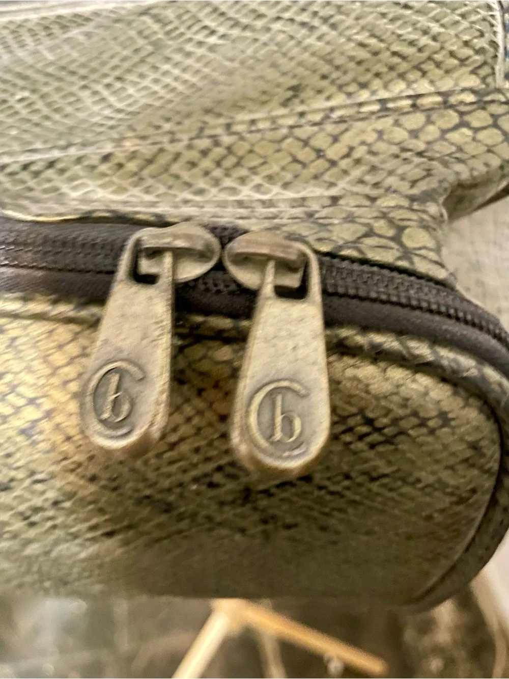 Cynthia Rowley Beauty Olive Green And Black Vintage Makeup Bag
